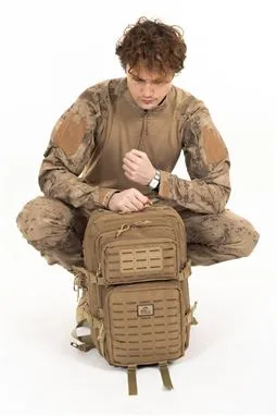 çöl sarısı bej tactical cordura sırt çantası 55 litre alt bölme detayı