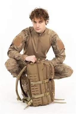çöl sarısı bej tactical cordura sırt çantası 55 litre kalça kemeri detayı