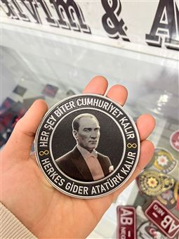 Her Şey Biter Cumhuriyet Kalır Yazılı Atatürk Peç