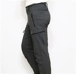 gri füme yazlık likralı trekking pantolon kumaş dokusu detayı