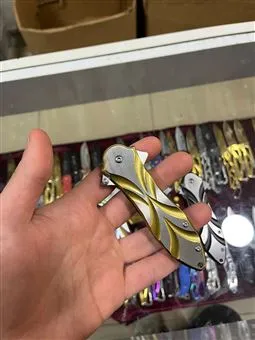 ShadowEdge sarı çakı bıçak detayı