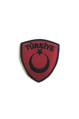 kırmızı-siyah türkiye yazılı peç arkası cırt bant detayı