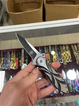 ShadowEdge siyah çakı bıçak detayı