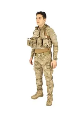 Jandarma kamuflaj hücum yeleği arka plaka cebi ve MPT-76 şarjörlük detayı