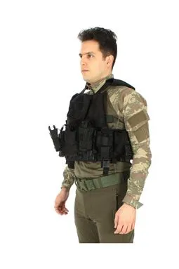 Siyah Tactical hücum yeleği CORDURA kumaş ve şarjör cepleri detayı